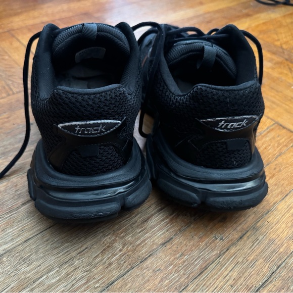 Balenciaga Men\'s Black Athletic Shoes